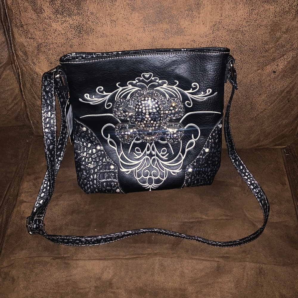 (SOLD) SKULL RHINESTONE PURSE W/GUN STORAGE